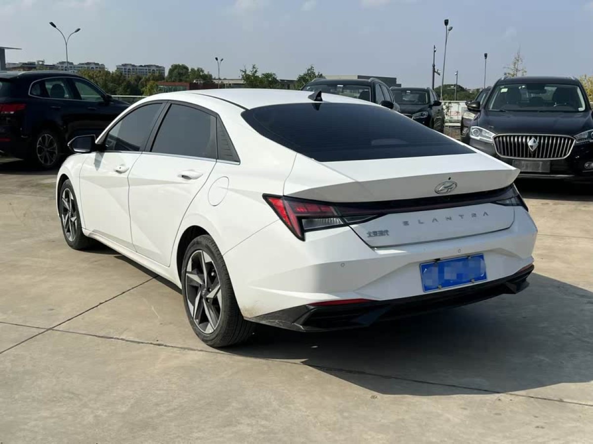 現(xiàn)代 伊蘭特  2022款 1.5L CVT LUX尊貴版圖片