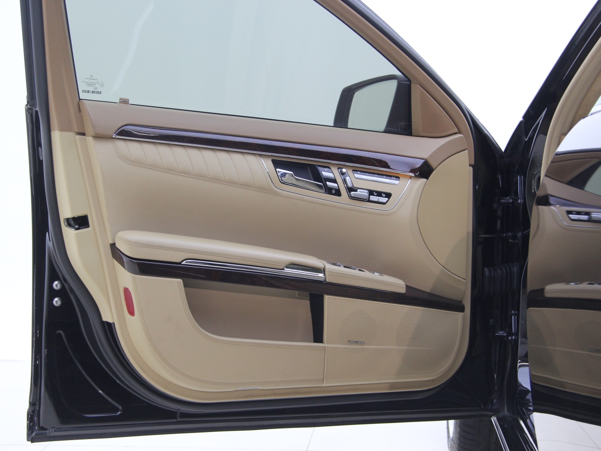 2013年10月奔驰 奔驰S级  2012款 S 600 L Grand Edition