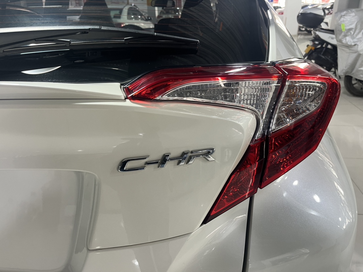 丰田 C-HR  2020款 2.0L 领先版图片