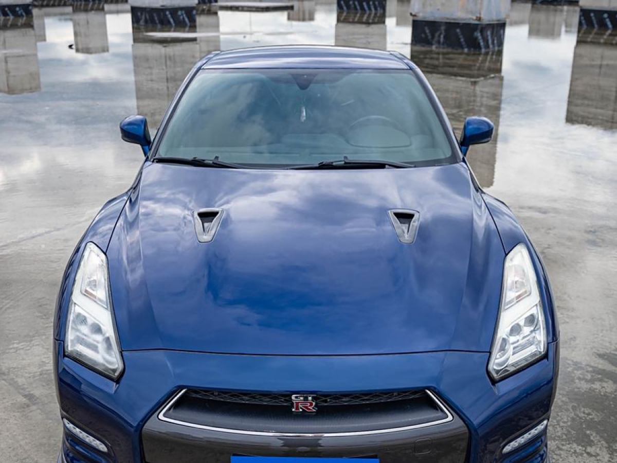 日產(chǎn) GT-R  2015款 3.8T 動感酷黑內(nèi)飾版圖片