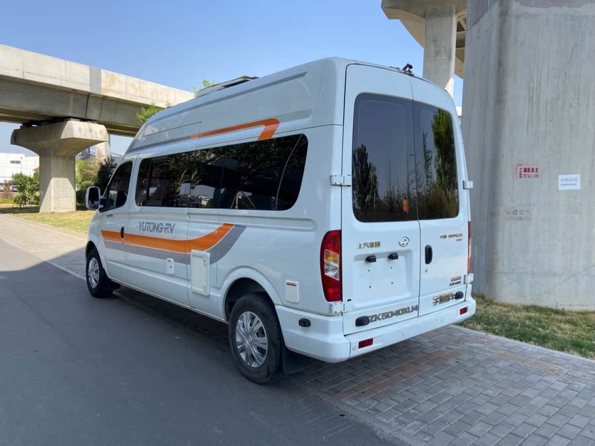 上汽大通 V80  2018款 2.5T AMT精英版長(zhǎng)軸高頂5座圖片