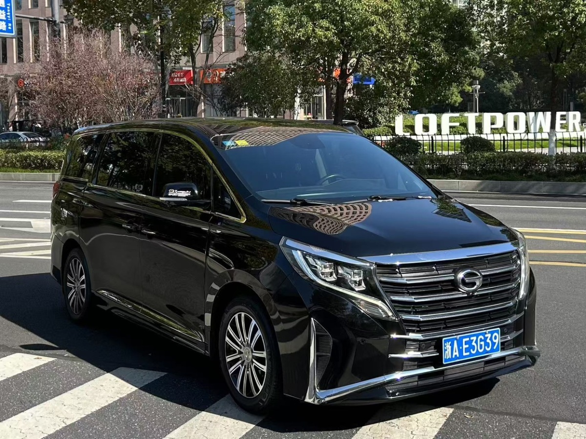 廣汽傳祺 M8  2021款 領(lǐng)秀系列 390T 至尊版圖片