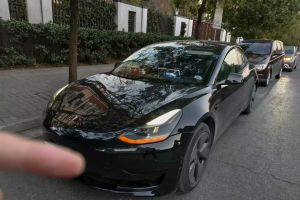 Model S 特斯拉 三電機(jī)全輪驅(qū)動(dòng) Plaid版