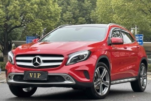 奔驰GLA 奔驰 GLA 220 4MATIC 豪华型