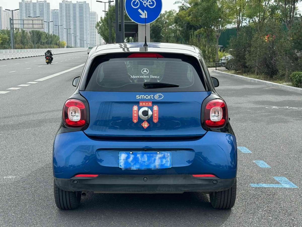 smart forfour  2018款 1.0L 52千瓦激情版圖片