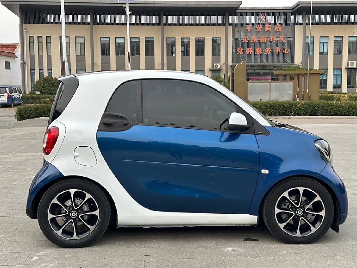 2016年9月smart fortwo  2015款 1.0L 52千瓦硬頂激情版