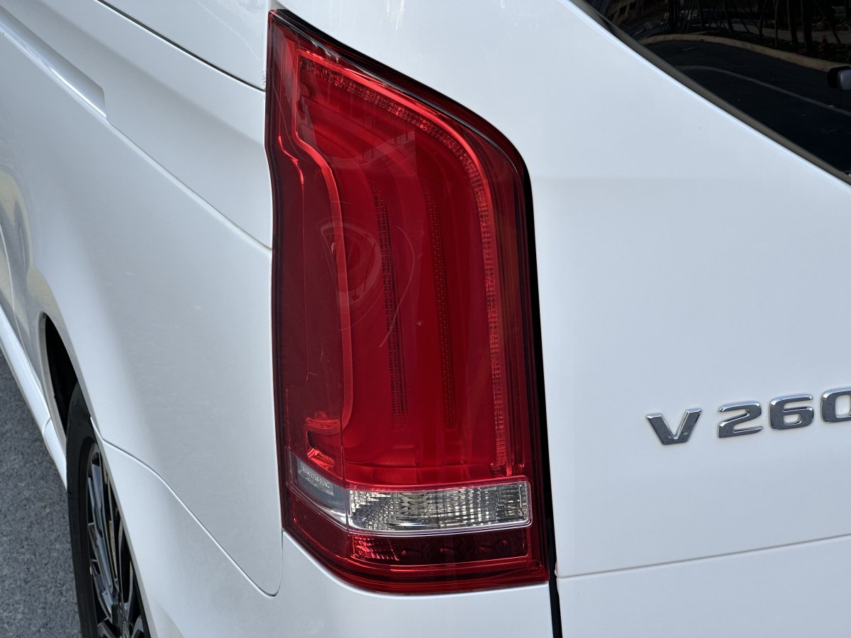 奔驰 V级  2018款 V 260 L 尊贵加长版 国VI图片