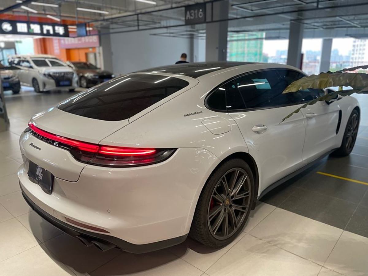 2021年7月保時(shí)捷 Panamera  2021款 Panamera 行政加長(zhǎng)版 2.9T