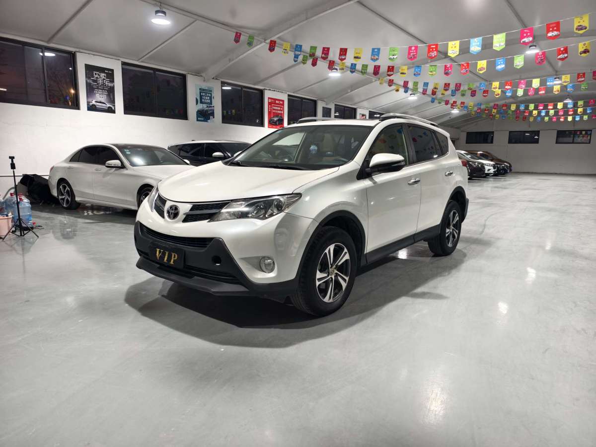 豐田 RAV4榮放  2015款 2.0L CVT四驅(qū)新銳版圖片