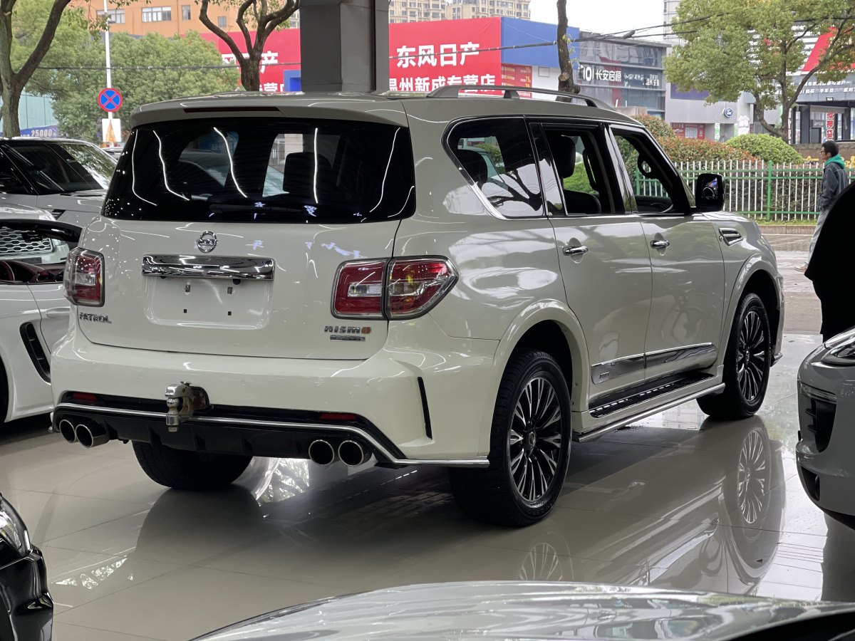 日產(chǎn) 途樂  2018款 4.0L 鉑金型圖片