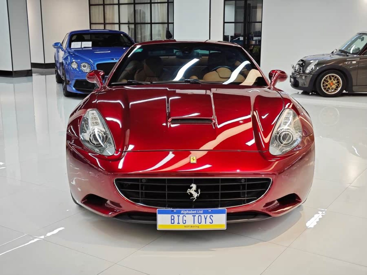 法拉利 California T  2009款 4.3L 標(biāo)準(zhǔn)型圖片
