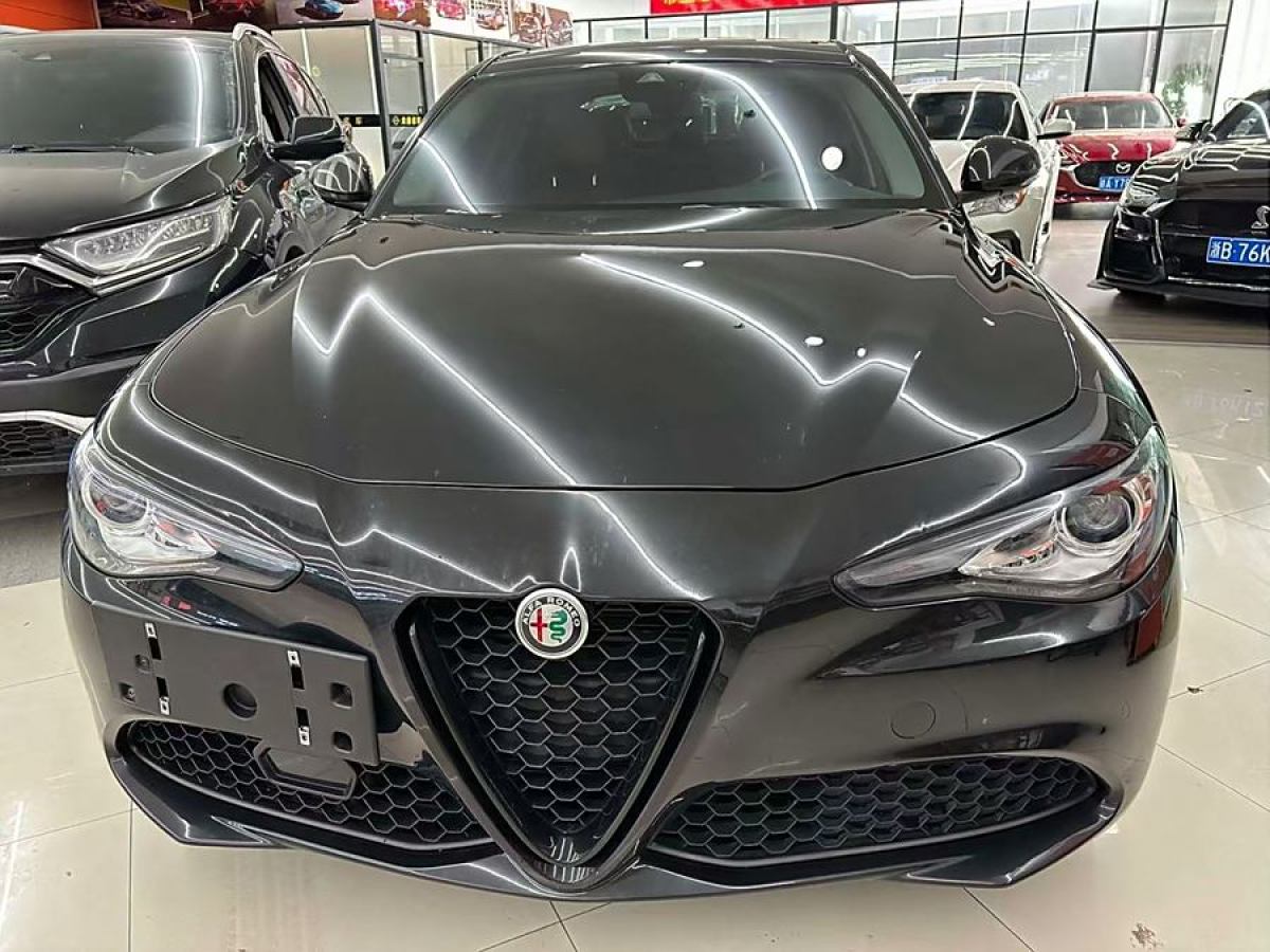 2019年10月阿爾法·羅密歐 Giulia  2020款 2.0T 280HP 黯夜魅影限量版