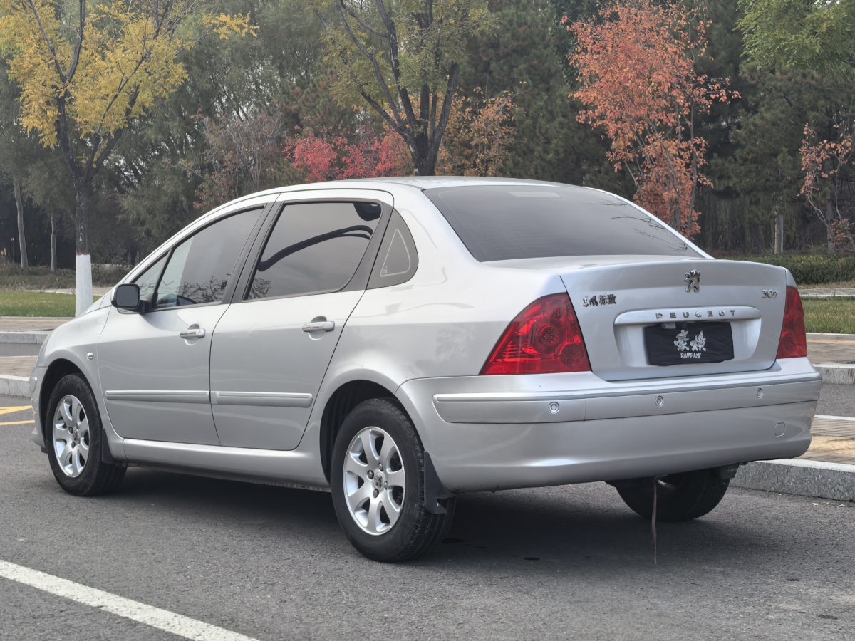 標(biāo)致 307  2010款 三廂 1.6L 手動豪華版圖片