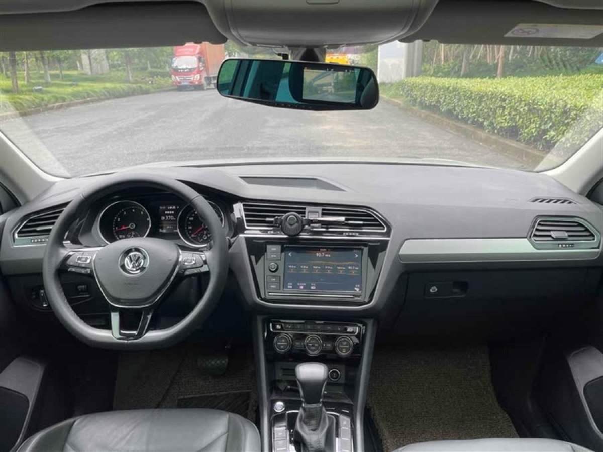 大眾 途觀L  2018款 改款 330TSI 自動兩驅(qū)豪華版圖片