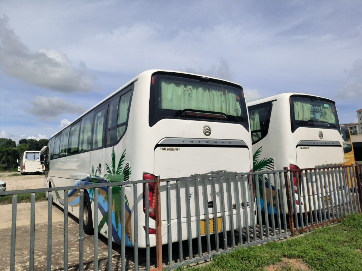 兩臺國五50座金旅6122氣囊旅游車圖片