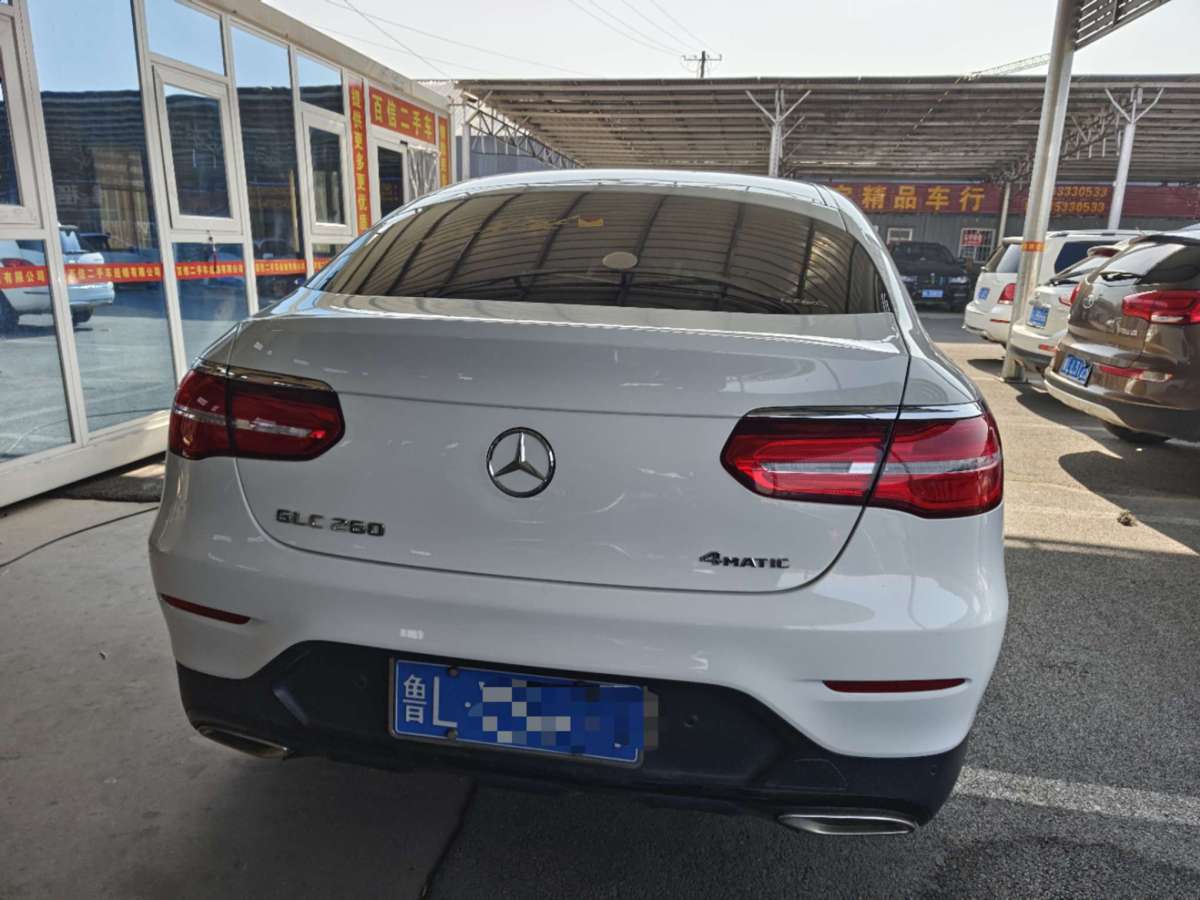 奔馳 奔馳GLC  2022款 改款 GLC 260 4MATIC 轎跑SUV圖片