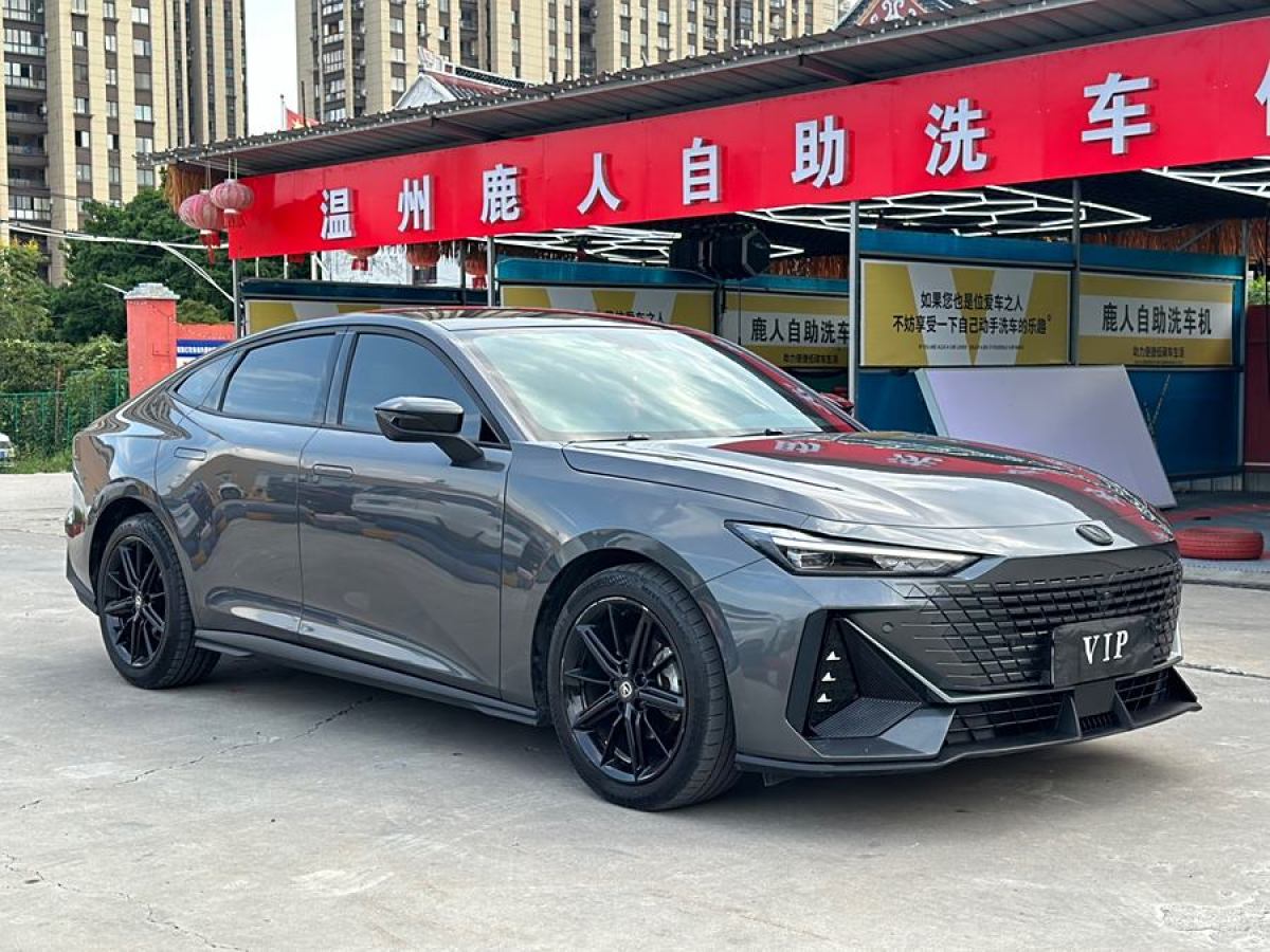 2022年12月長(zhǎng)安 長(zhǎng)安UNI-V  2022款 1.5T 尊貴型