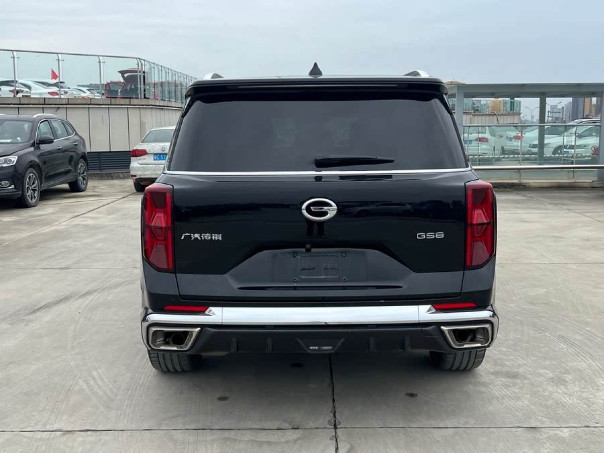 廣汽傳祺 GS8  2022款 雙擎系列 2.0TM 兩驅(qū)尊貴版 （七座）圖片