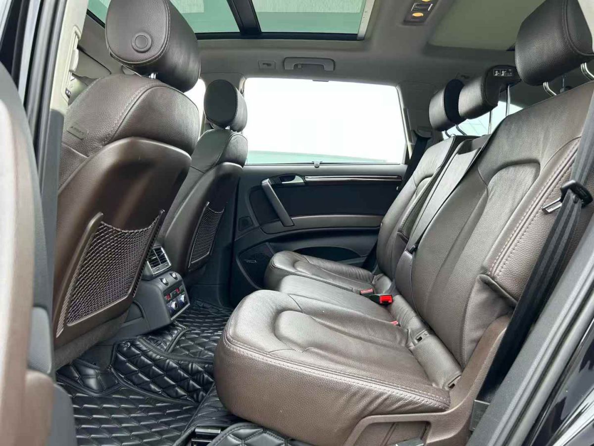 奧迪 奧迪Q7  2013款 Q7 35TDI quattro 領(lǐng)先型圖片
