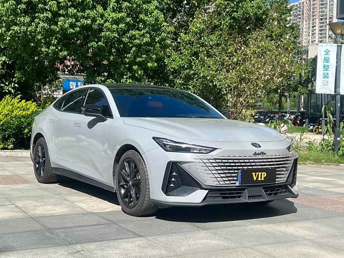 長(zhǎng)安 長(zhǎng)安UNI-V  2022款 1.5T 卓越型圖片