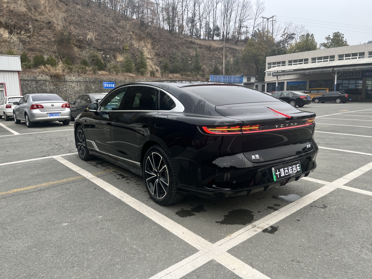 嵐圖 嵐圖追光  2024款 PHEV 四驅(qū)超長續(xù)航旗艦版圖片