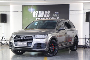 奥迪Q7 奥迪 55 TFSI S line运动型