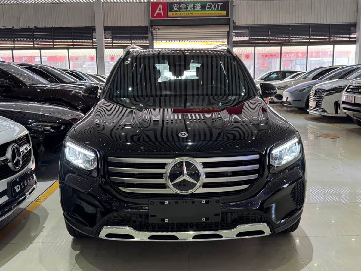奔馳 奔馳GLB  2024款 改款 GLB 200 動(dòng)感型圖片