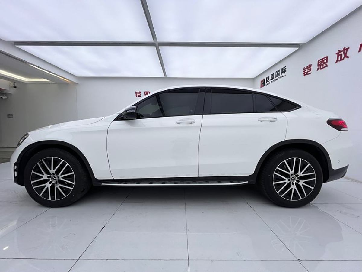 奔馳 奔馳GLC  2022款 改款 GLC 300 4MATIC 轎跑SUV圖片