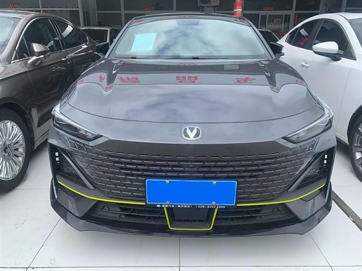 長(zhǎng)安 長(zhǎng)安UNI-V  2022款 1.5T 運(yùn)動(dòng)版圖片