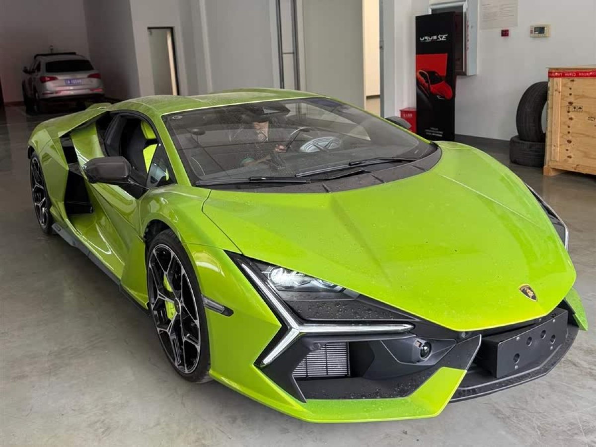 蘭博基尼 Revuelto  2023款 6.5L PHEV標(biāo)準(zhǔn)版圖片
