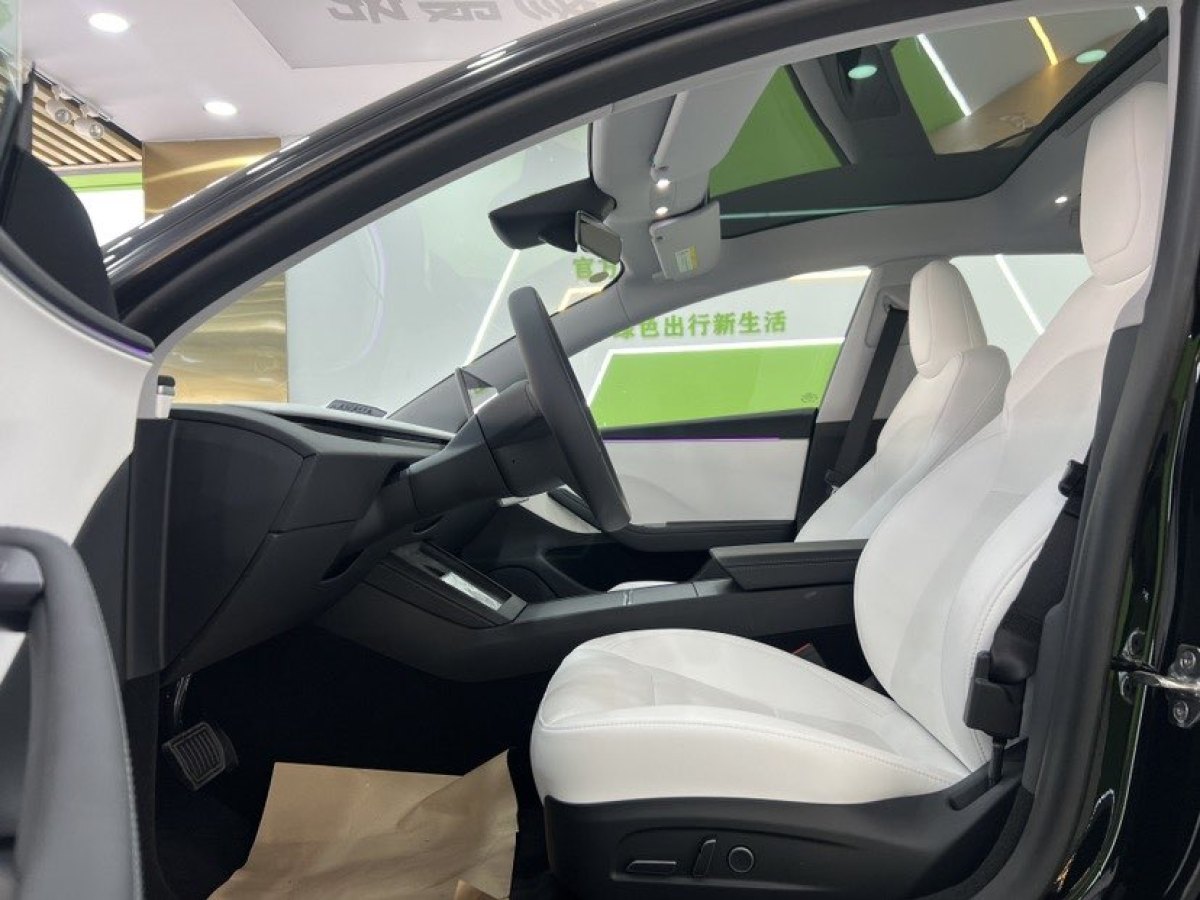 特斯拉 Model 3  2023款 煥新版 后輪驅(qū)動(dòng)圖片