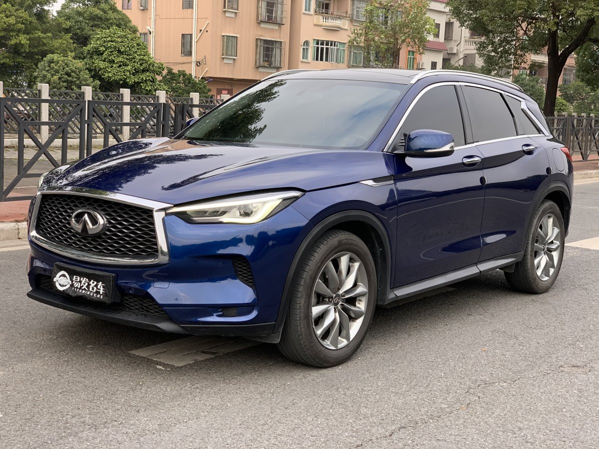 英菲尼迪 QX50  2020款 改款 2.0T 兩驅(qū)時尚版圖片