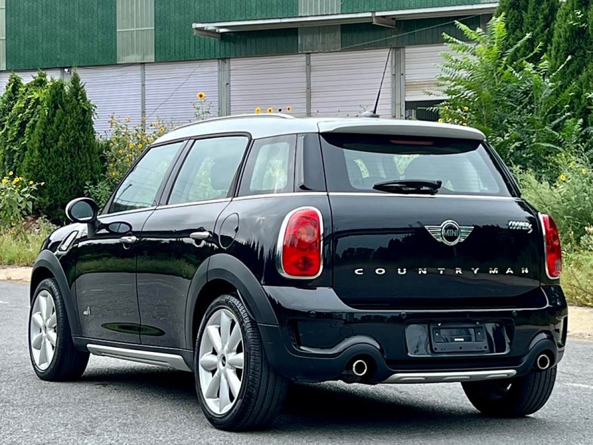 MINI COUNTRYMAN  2015款 1.6T COOPER S ALL4 极致暗夜版图片