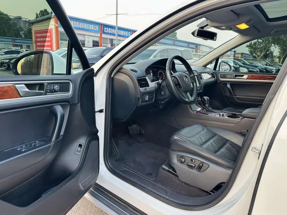 大眾 途銳  2011款 3.0TSI 標(biāo)配型圖片