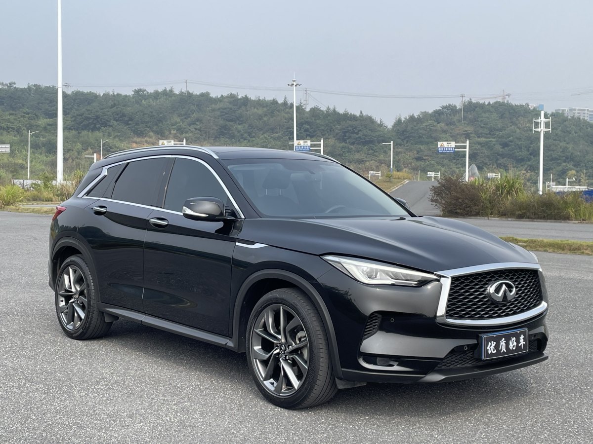 2022年7月英菲尼迪 QX50  2022款 2.0T 兩驅(qū)時(shí)尚版