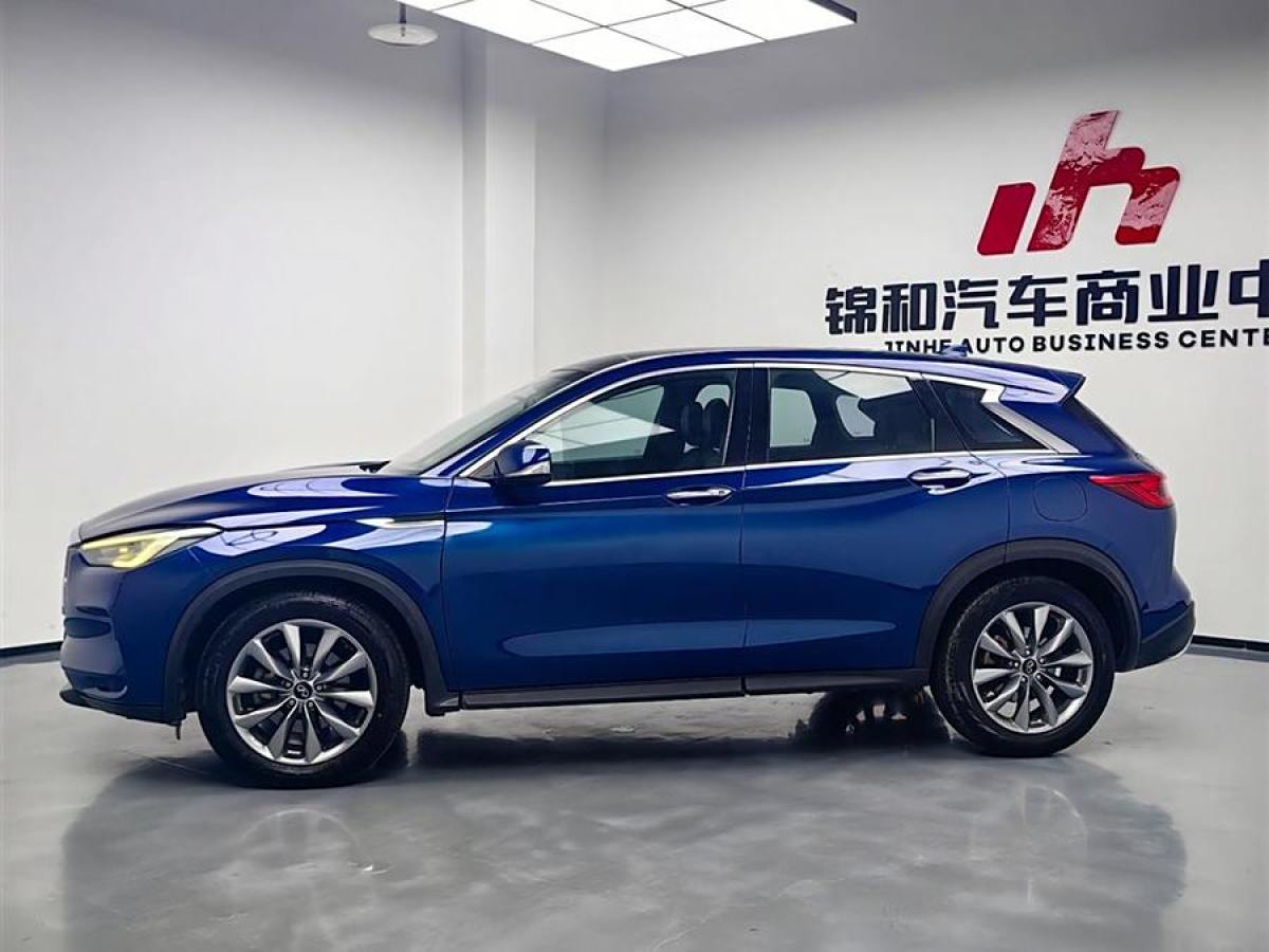 英菲尼迪 QX50  2020款 改款 2.0T 兩驅(qū)時(shí)尚版圖片