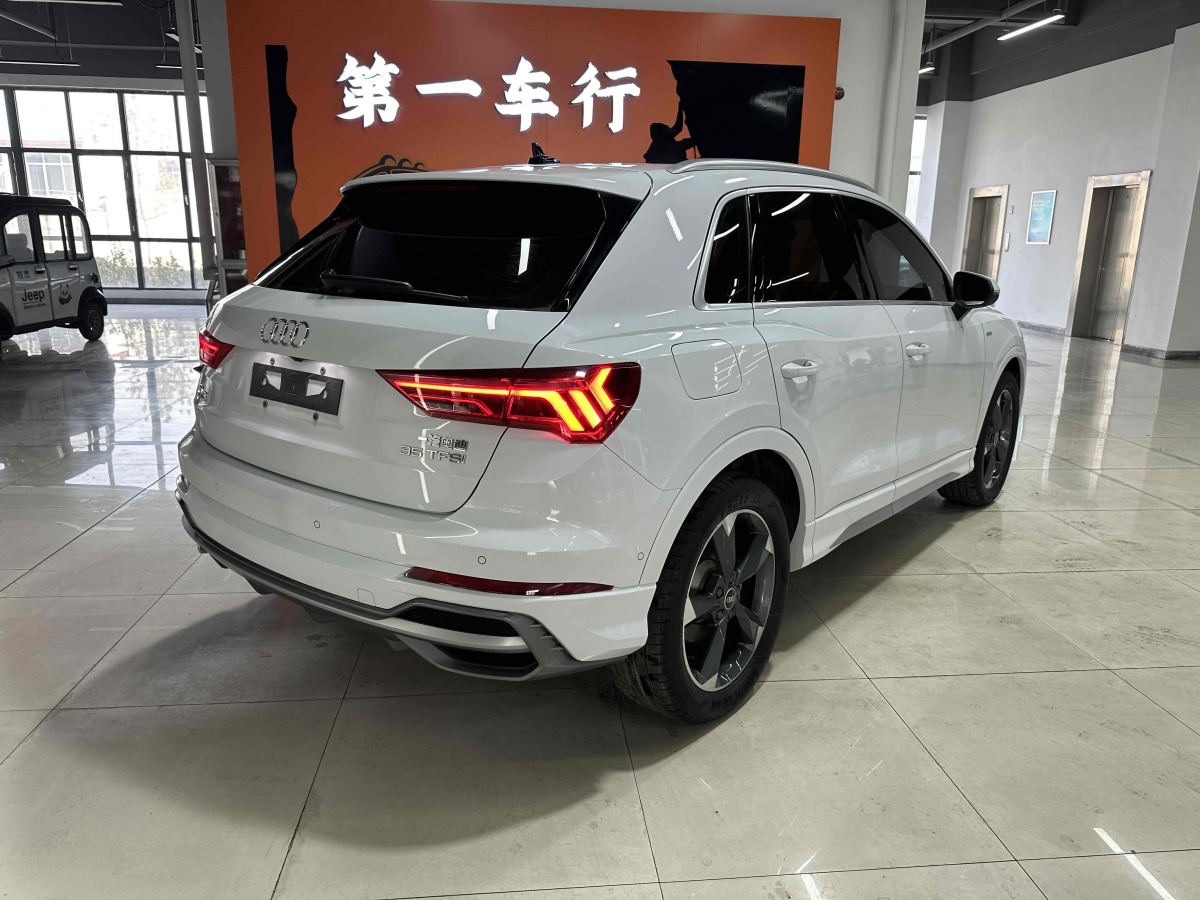 2021年12月奧迪 奧迪Q3  2022款 35 TFSI 時(shí)尚動(dòng)感型