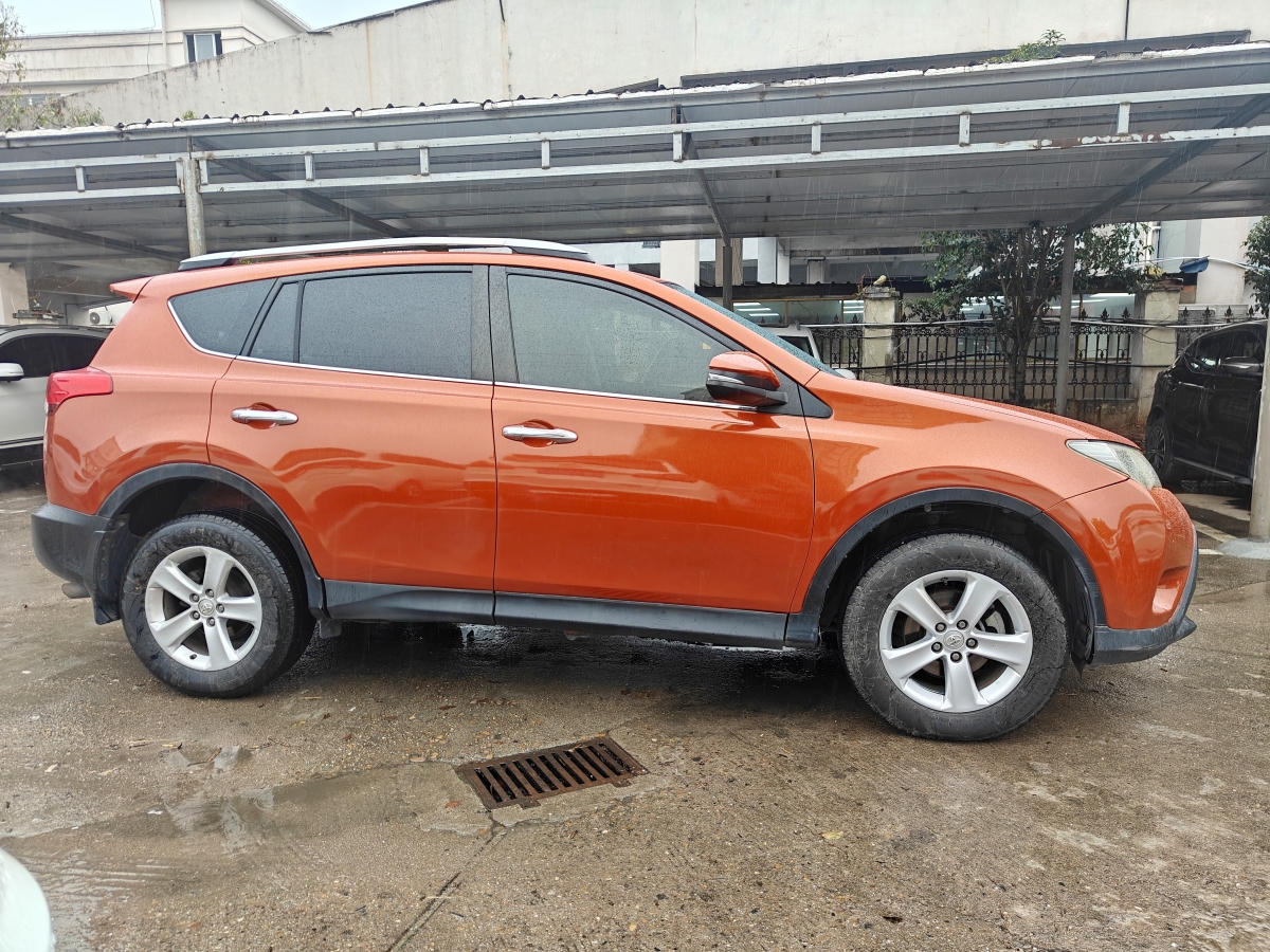 2013年9月豐田 RAV4  2016款 榮放 2.0L CVT四驅(qū)新銳版