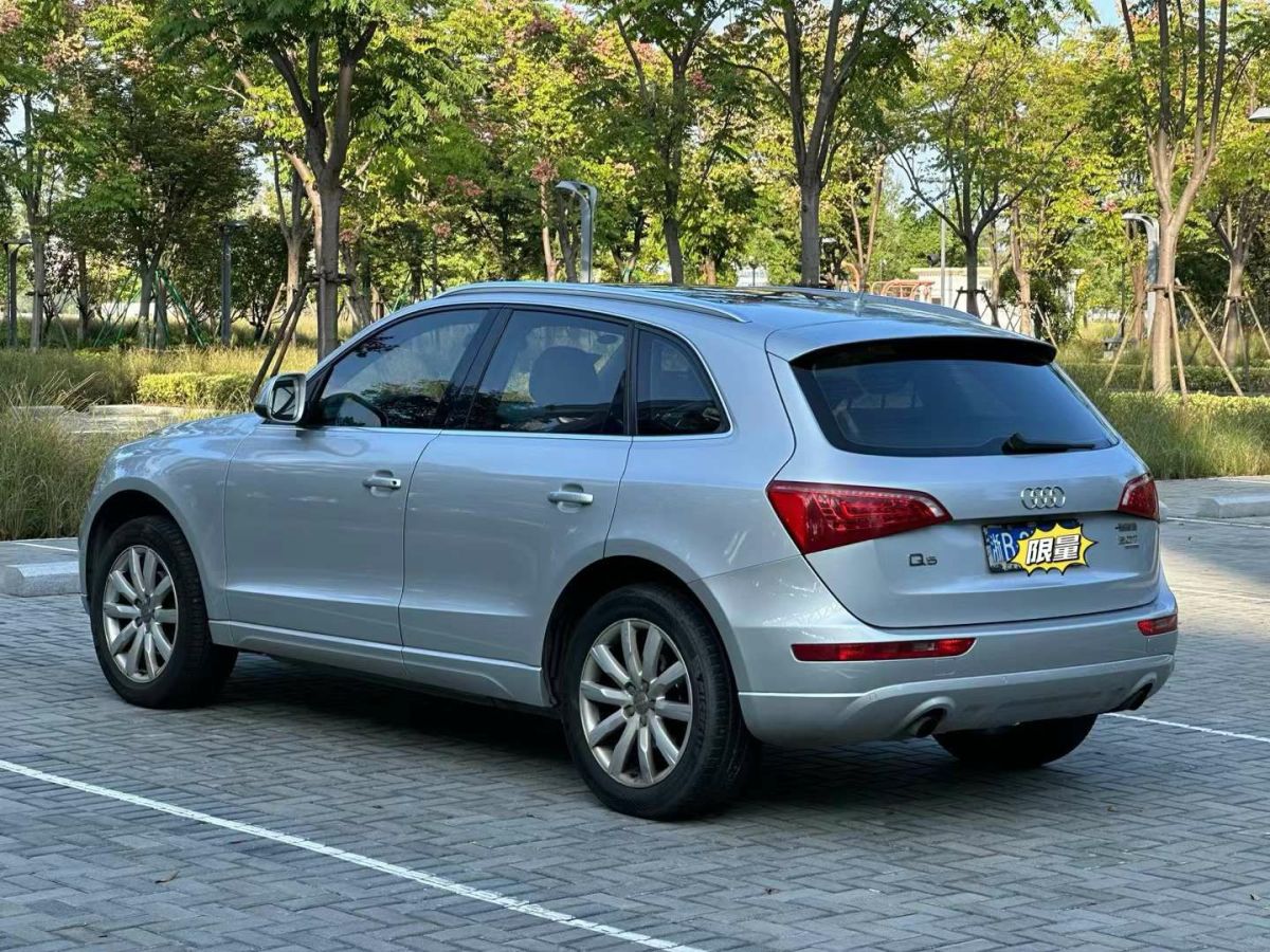 2010年7月奧迪 奧迪Q5  2010款 Q5 2.0TSI 首發(fā)限量版運動版