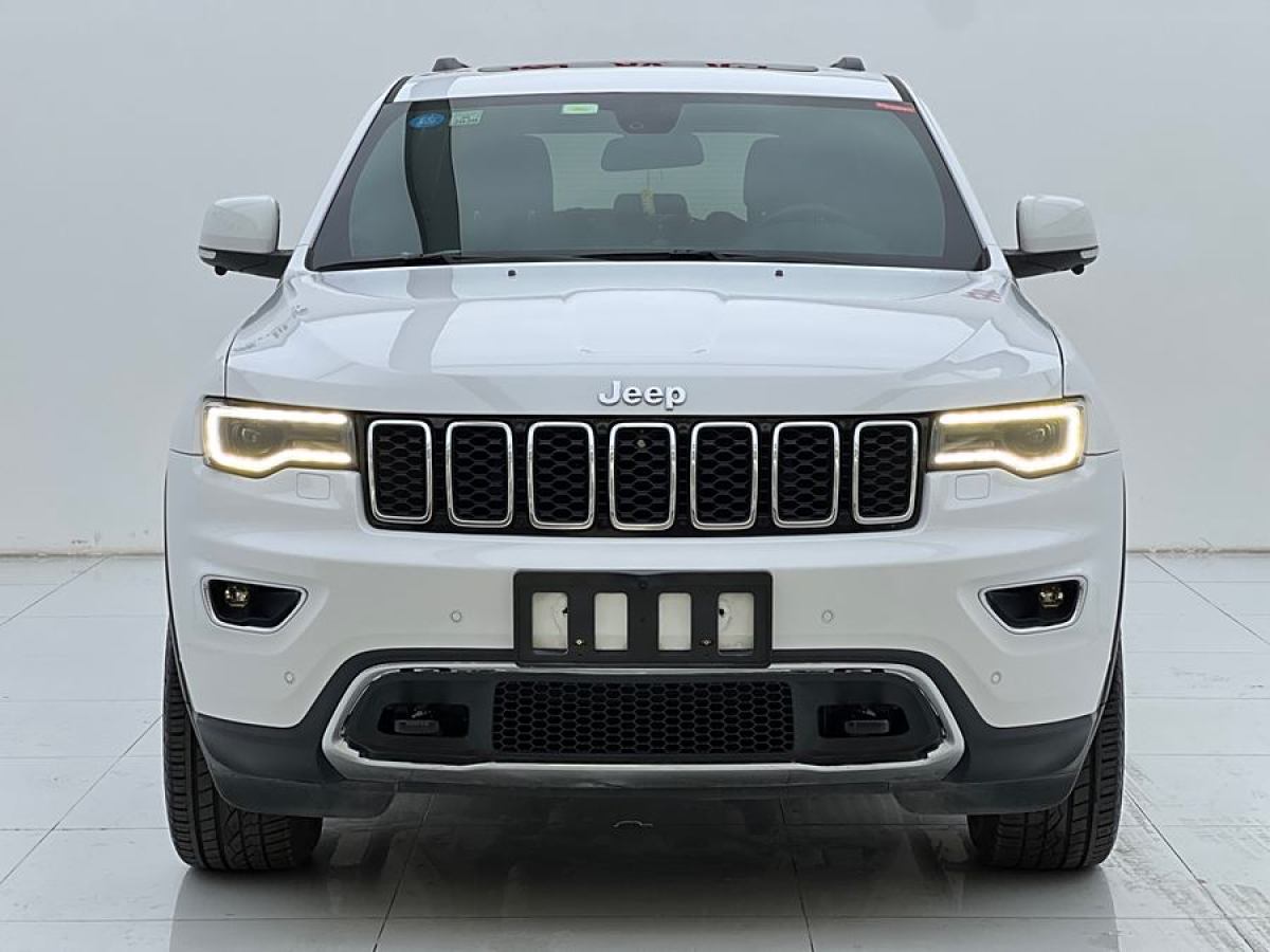 Jeep 大切諾基  2016款 3.0L 舒享導(dǎo)航版圖片