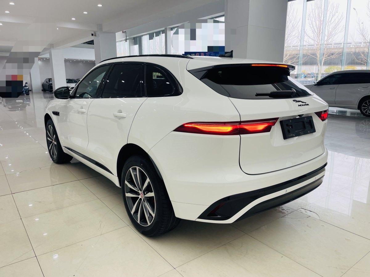 2023年12月捷豹 F-PACE  2024款 P250 R-Dynamic SE