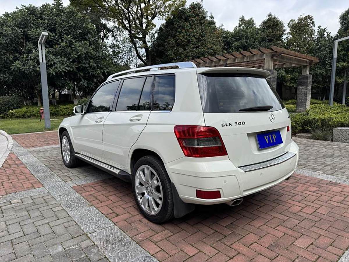 2011年11月奔馳 奔馳GLK級(jí)  2011款 GLK 300 4MATIC 時(shí)尚型