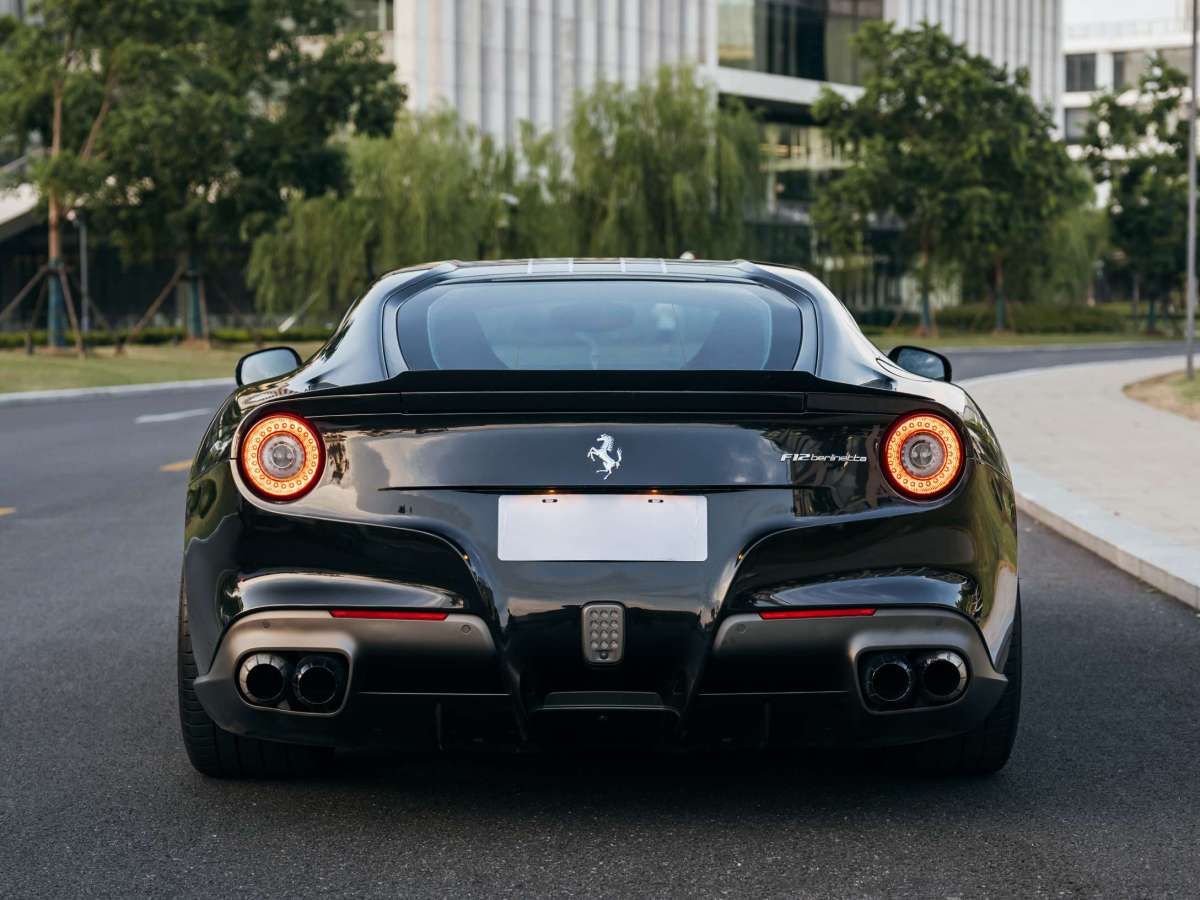 法拉利 F12berlinetta  2013款 6.3L 標(biāo)準(zhǔn)型圖片