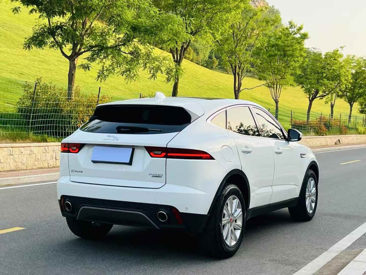 捷豹 XJ  2018款 XJL 3.0 SC 兩驅(qū)全景商務(wù)版圖片