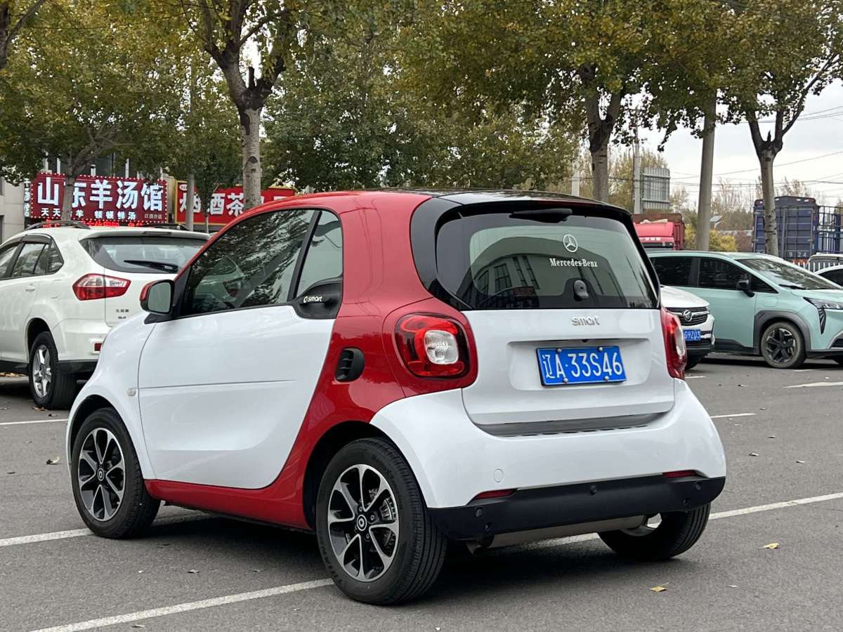 2017年11月smart fortwo  2017款 1.0L 52千瓦硬頂摯愛(ài)特別版