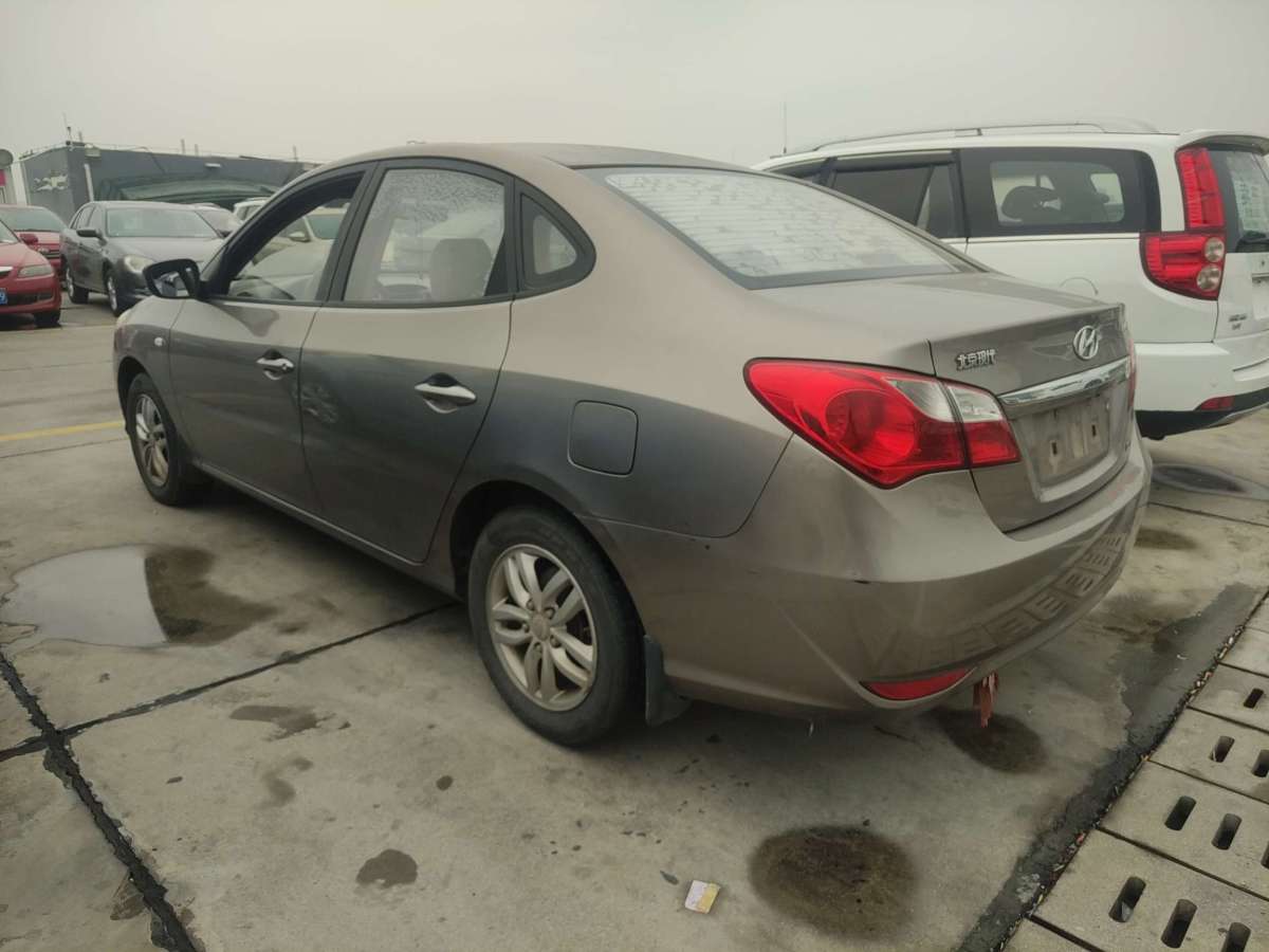 現(xiàn)代 悅動  2011款 1.6L 手動舒適型圖片