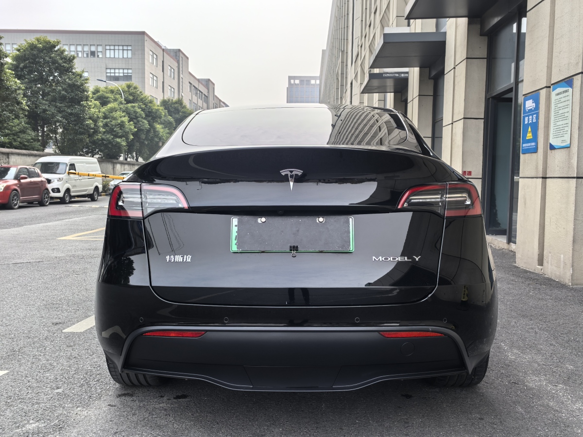 特斯拉 Model 3  2021款 改款 標(biāo)準(zhǔn)續(xù)航后驅(qū)升級(jí)版圖片