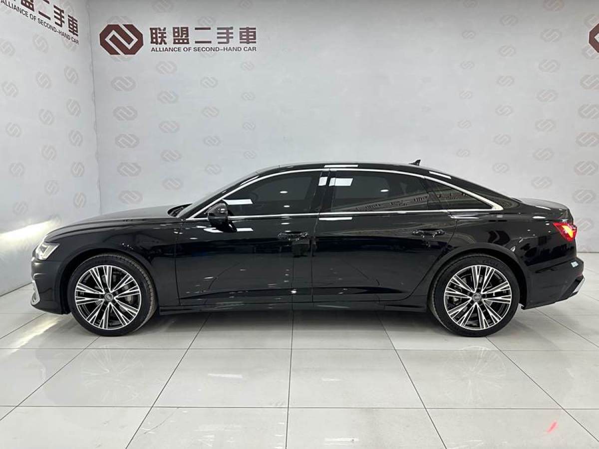 奧迪 奧迪A6L  2023款 改款 45 TFSI quattro 臻選動(dòng)感型圖片