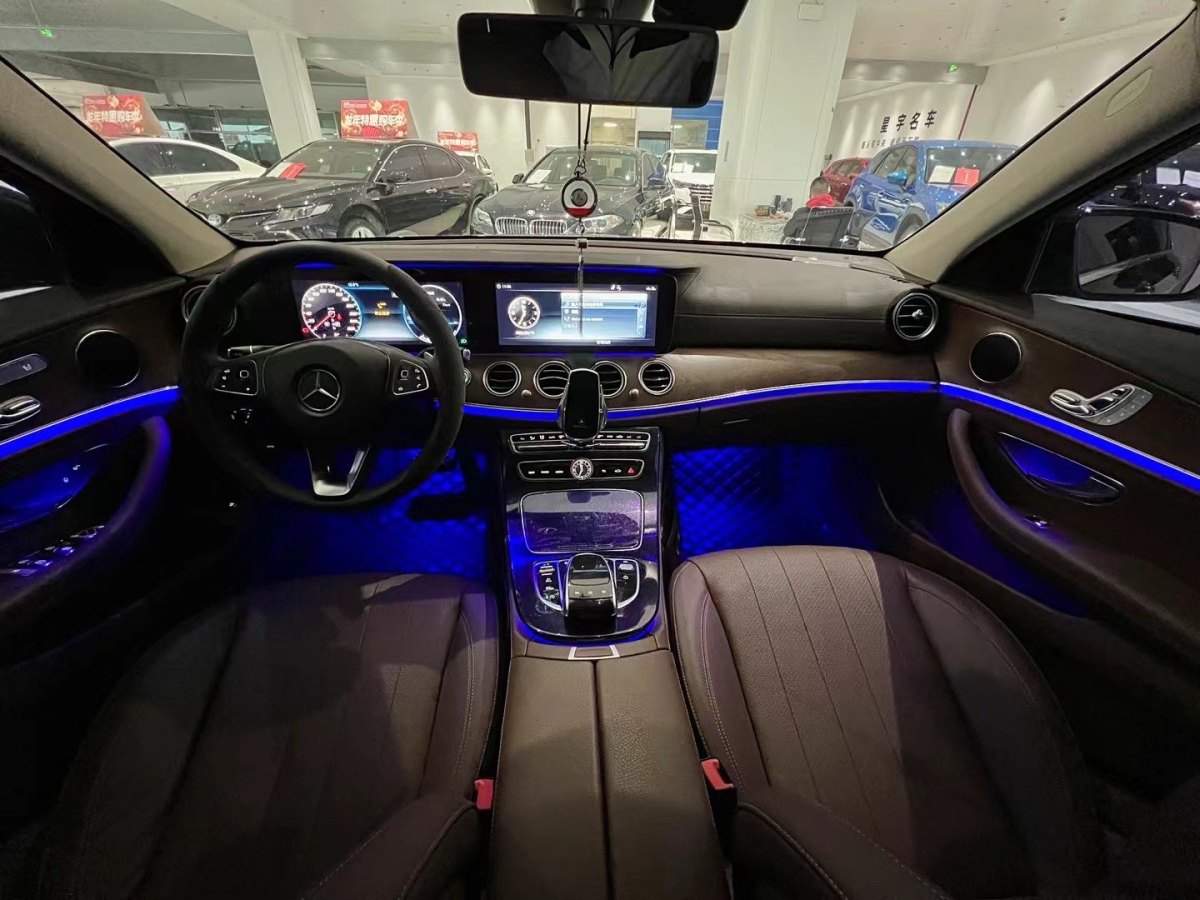 2018年5月奔驰 奔驰E级  2018款 改款 E 200 L