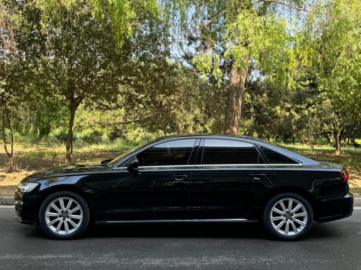 奧迪 奧迪A4L  2018款 30周年年型 30 TFSI 進(jìn)取型圖片